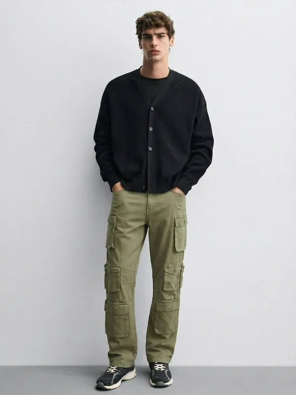 Highlander Men Green Relaxed Fit Solid Cargos