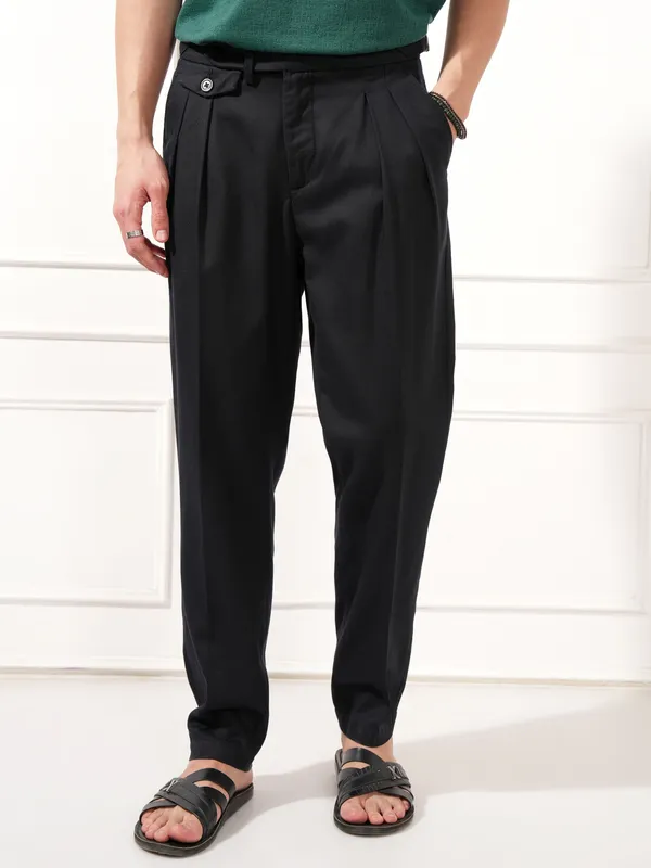 Highlander Men Black Relaxed Fit Solid Casual Trouser