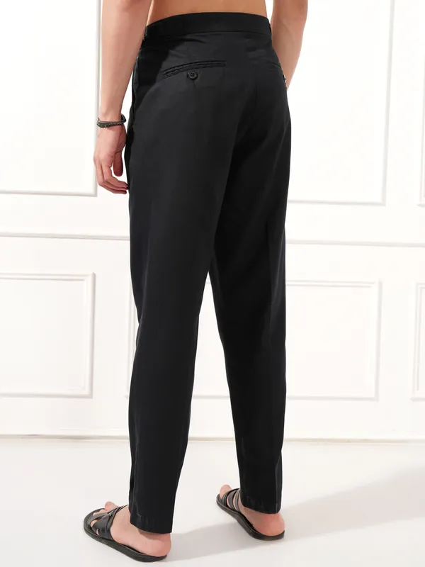 Highlander Men Black Relaxed Fit Solid Casual Trouser