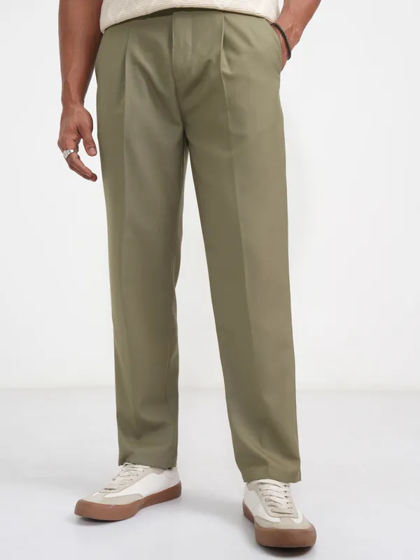 Highlander Men Green Regular Fit Solid Korean Pant