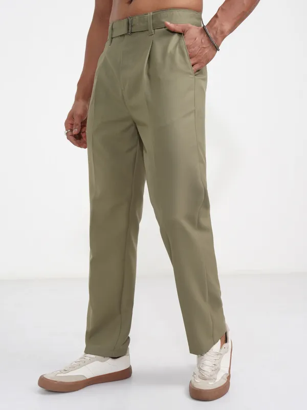 Highlander Men Green Regular Fit Solid Korean Pant