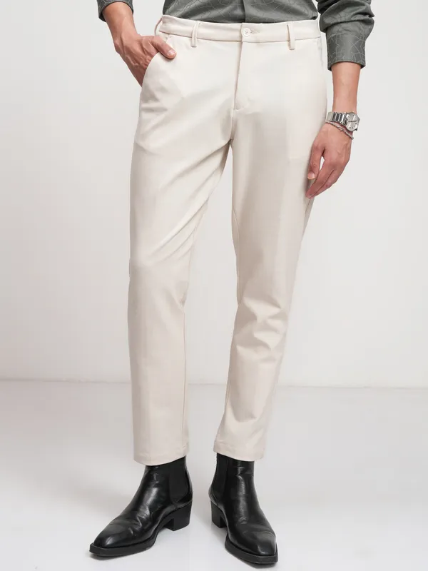 Highlander Men Off White Slim Fit Solid Formal Trouser