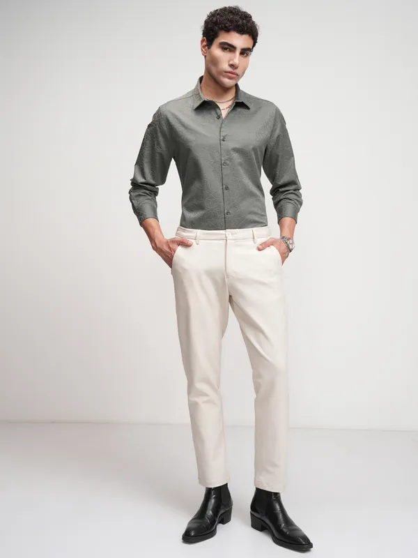 Highlander Men Off White Slim Fit Solid Formal Trouser