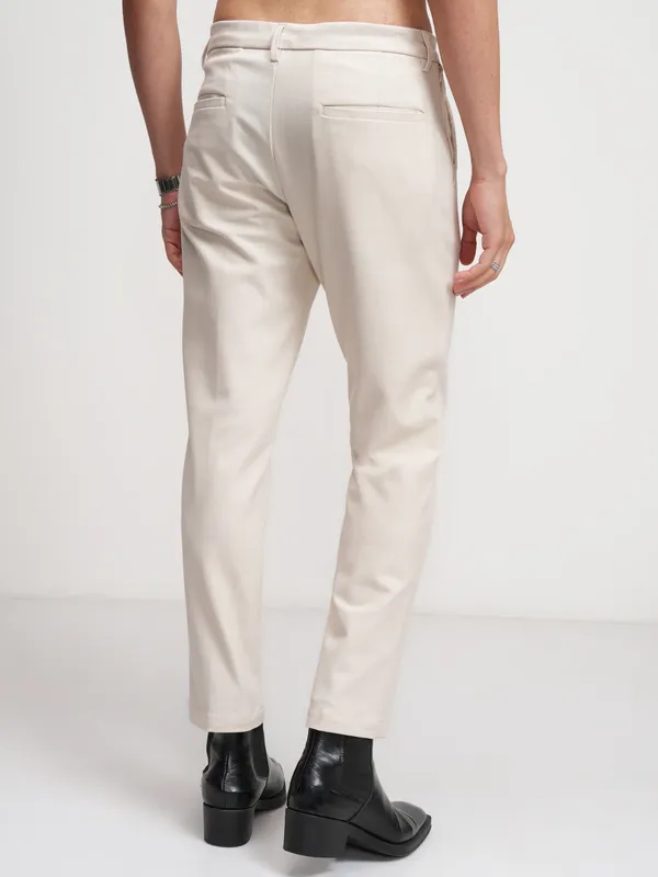 Highlander Men Off White Slim Fit Solid Formal Trouser