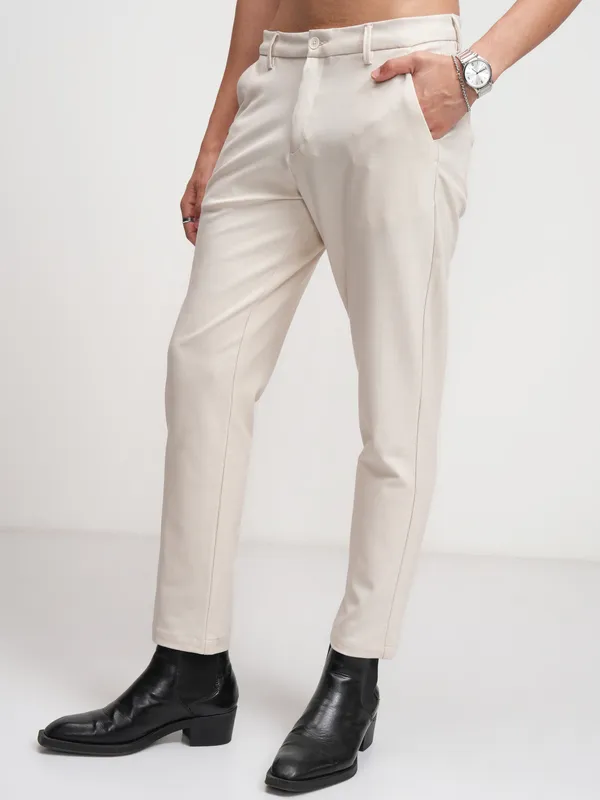 Highlander Men Off White Slim Fit Solid Formal Trouser