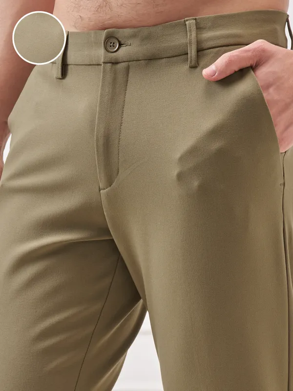 Highlander Men Olive Slim Fit Solid Formal Trouser