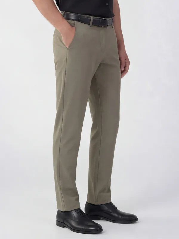 Highlander Men Olive Slim Fit Solid Formal Trouser