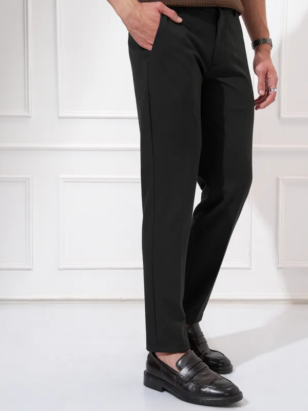 Highlander Men Black Solid Slim Fit Regular Trousers