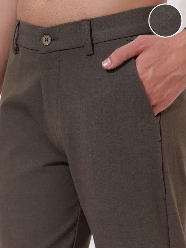 Highlander Men Khaki Solid Slim Fit Regular Trousers