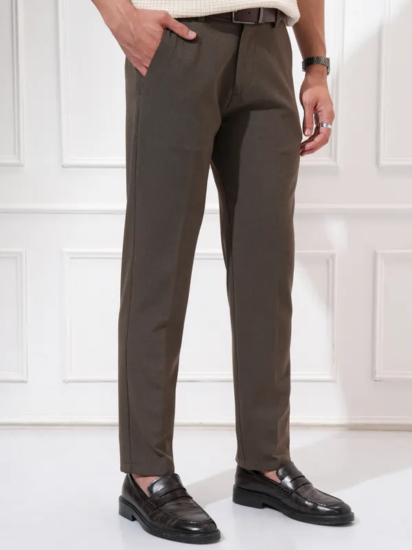 Highlander Men Khaki Solid Slim Fit Regular Trousers