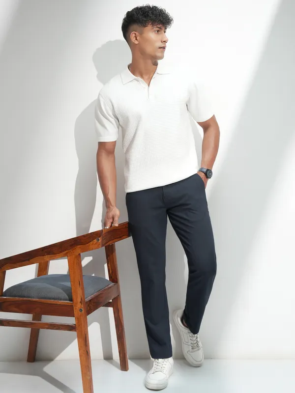 Highlander Men Navy Blue Slim Fit Solid Casual Trouser