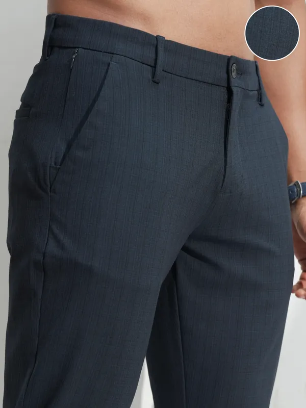 Highlander Men Navy Blue Slim Fit Solid Casual Trouser