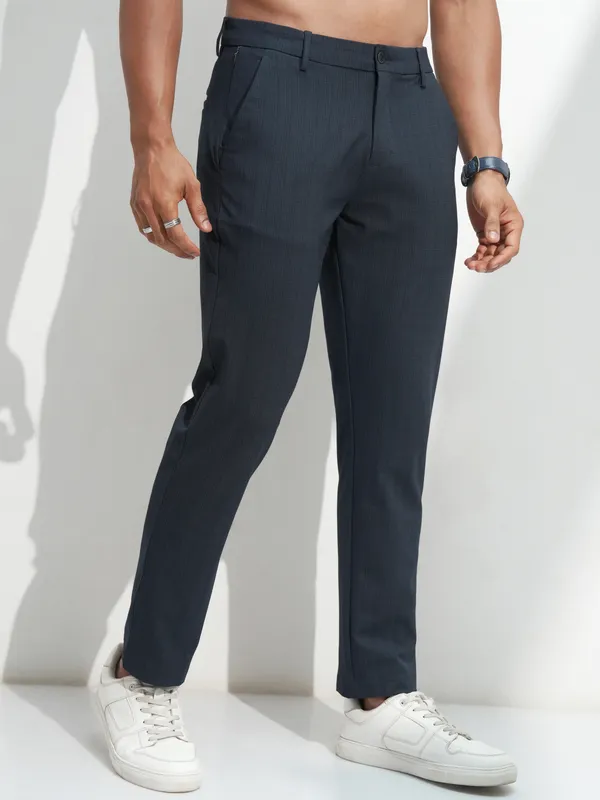 Highlander Men Navy Blue Slim Fit Solid Casual Trouser