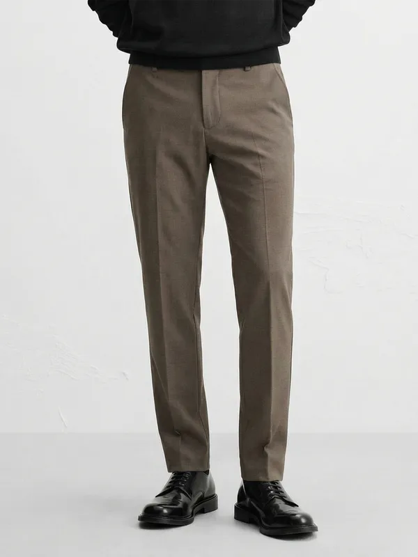 Highlander Men Brown Slim Fit Solid Casual Trouser