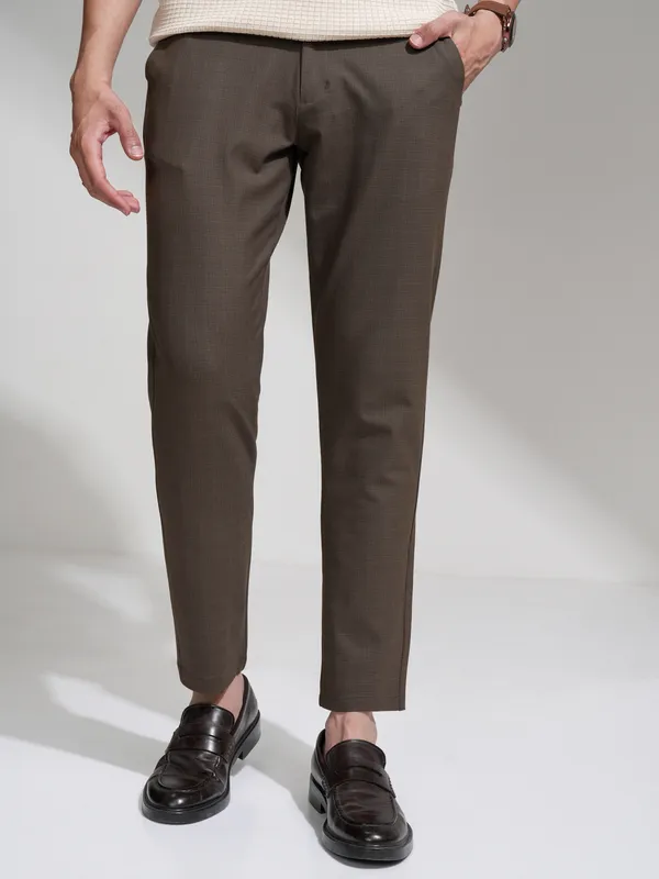 Highlander Men Brown Slim Fit Solid Casual Trouser