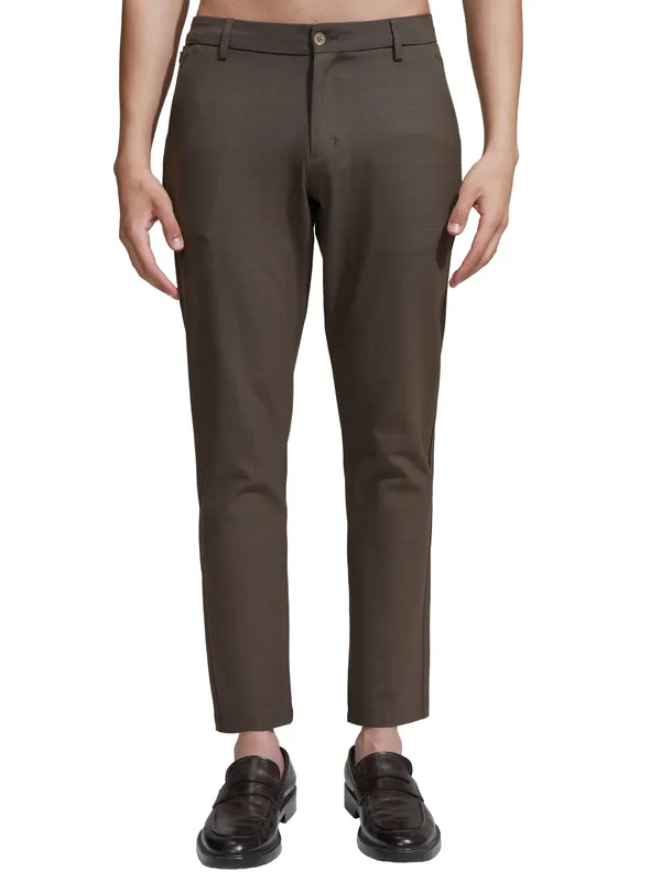 Highlander Men Brown Slim Fit Solid Casual Trouser