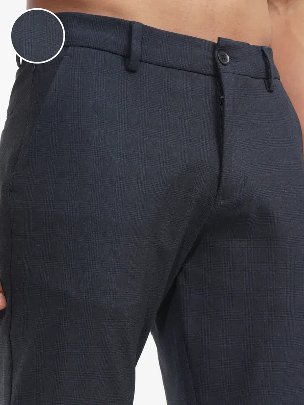 Highlander Men Navy Blue Slim Fit Checked Casual Trouser