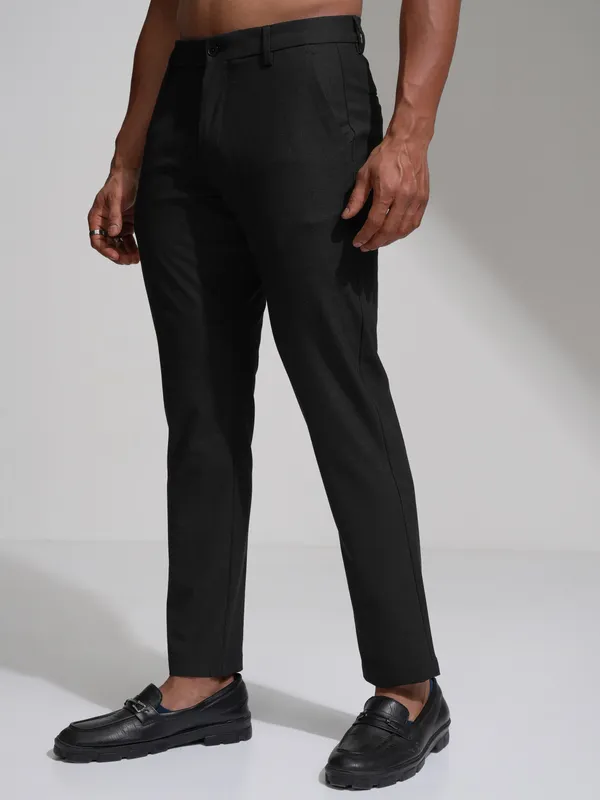 Highlander Men Black Slim Fit Solid Casual Trouser