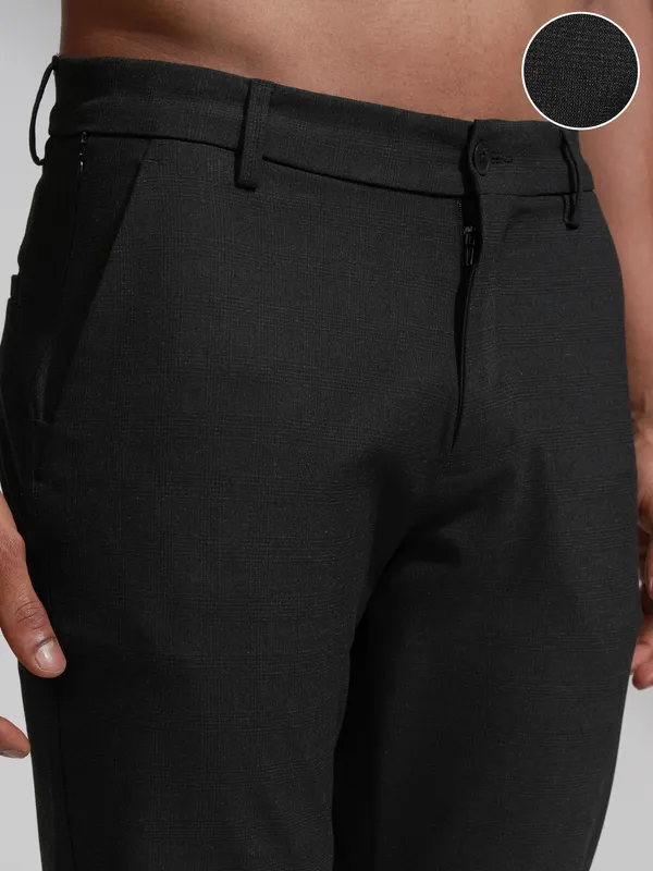 Highlander Men Black Slim Fit Solid Casual Trouser
