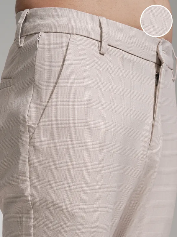 Highlander Men Beige Slim Fit Checked Casual Trouser