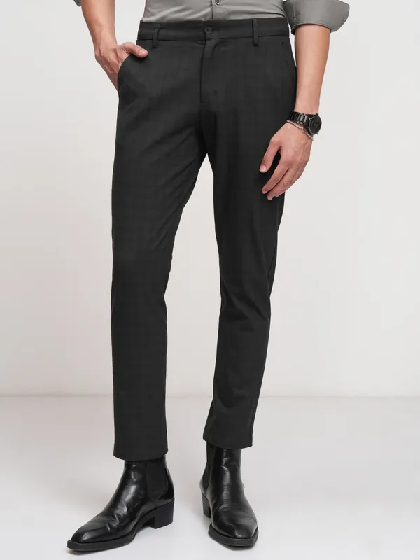 Highlander Men Black Slim Fit Checked Formal Trouser