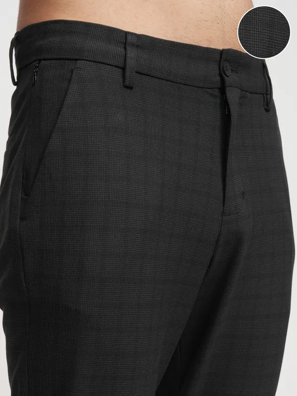 Highlander Men Black Slim Fit Checked Formal Trouser