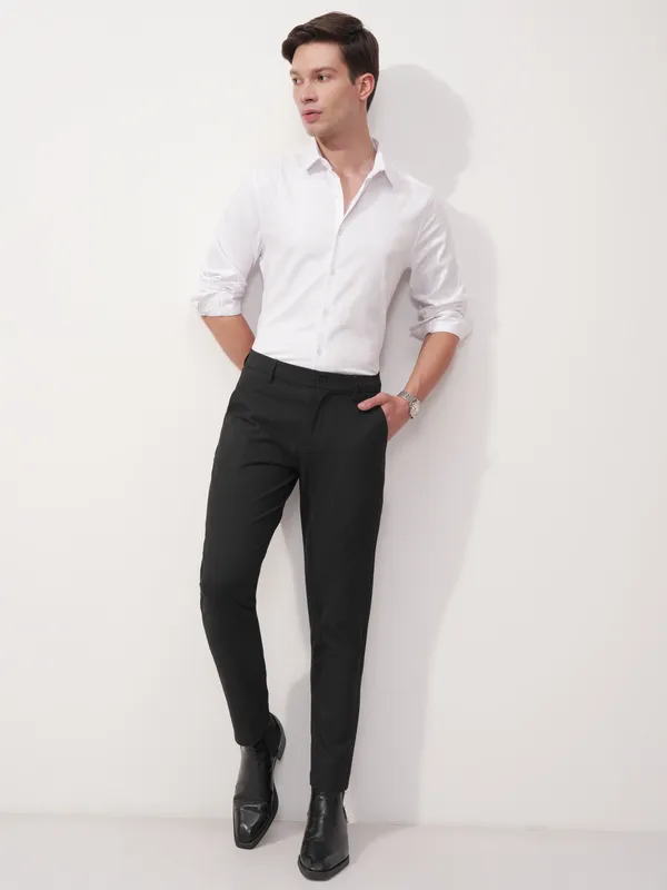 Highlander Men Black Slim Fit Solid Formal Trouser