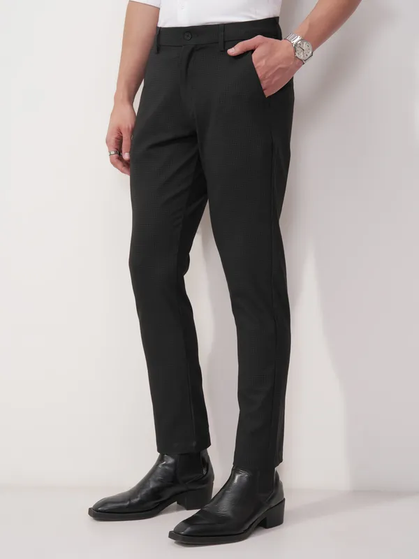 Highlander Men Black Slim Fit Solid Formal Trouser