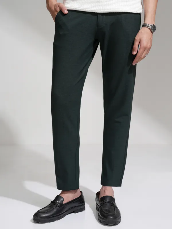 Highlander Men Green Slim Fit Checked Casual Trouser