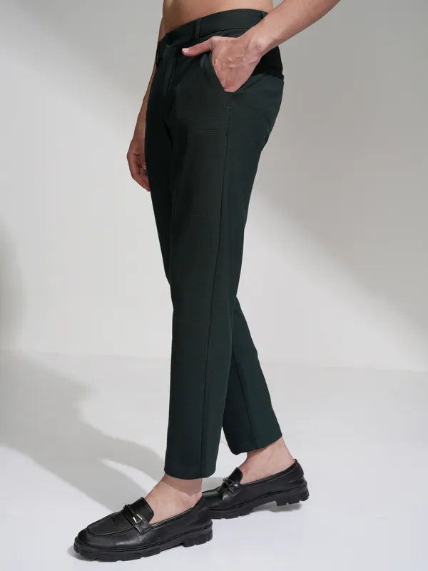 Highlander Men Green Slim Fit Checked Casual Trouser