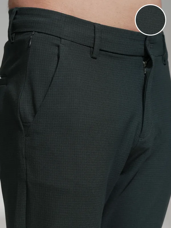 Highlander Men Green Slim Fit Checked Casual Trouser