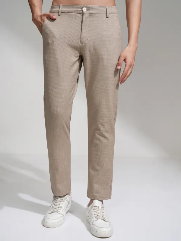 Highlander Men Khaki Slim Fit Checked Casual Trouser