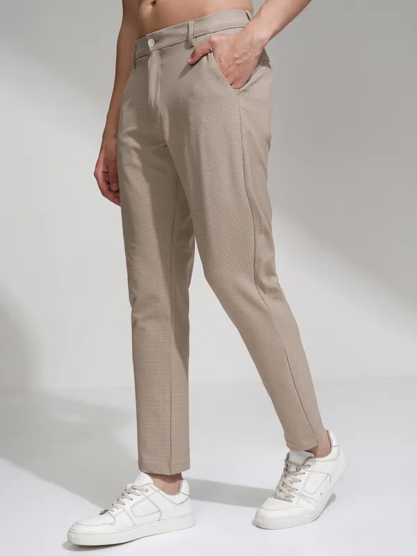 Highlander Men Khaki Slim Fit Checked Casual Trouser