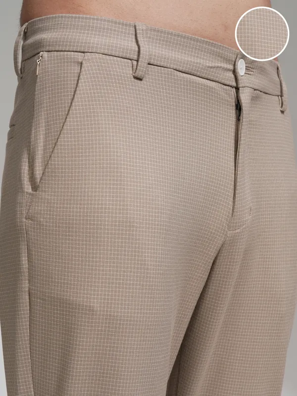 Highlander Men Khaki Slim Fit Checked Casual Trouser