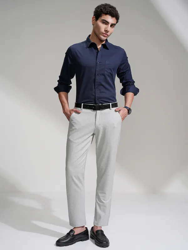 Highlander Men Grey Slim Fit Checked Casual Trouser