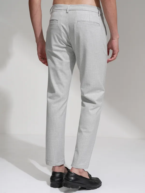 Highlander Men Grey Slim Fit Checked Casual Trouser