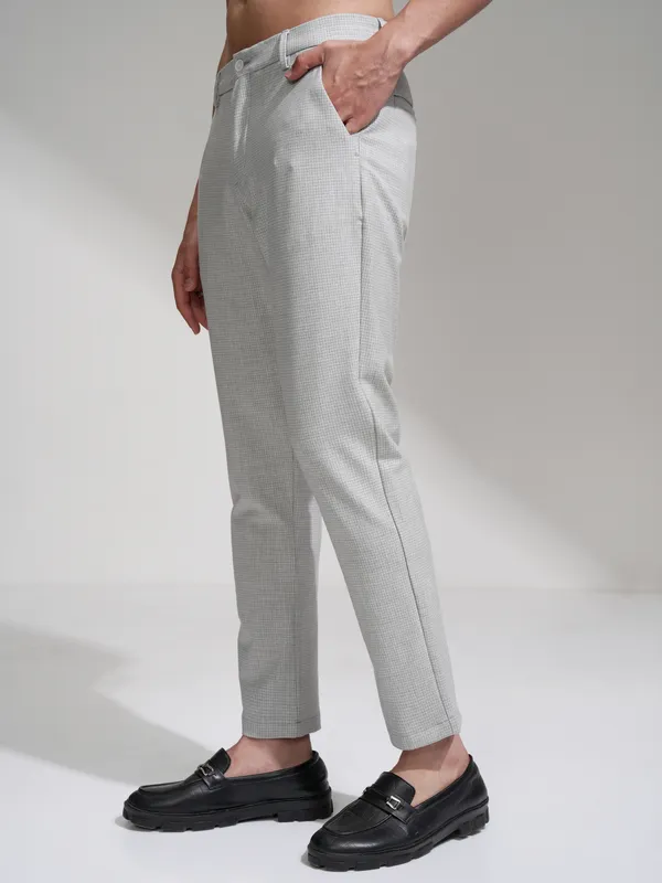 Highlander Men Grey Slim Fit Checked Casual Trouser