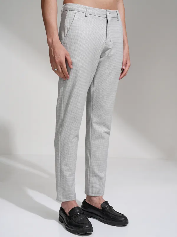 Highlander Men Grey Slim Fit Checked Casual Trouser