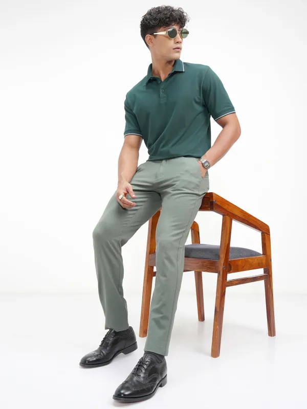 Highlander Men Green Slim Fit Checked Casual Trouser