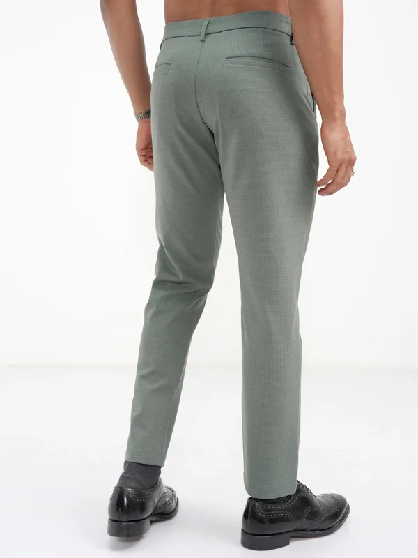 Highlander Men Green Slim Fit Checked Casual Trouser