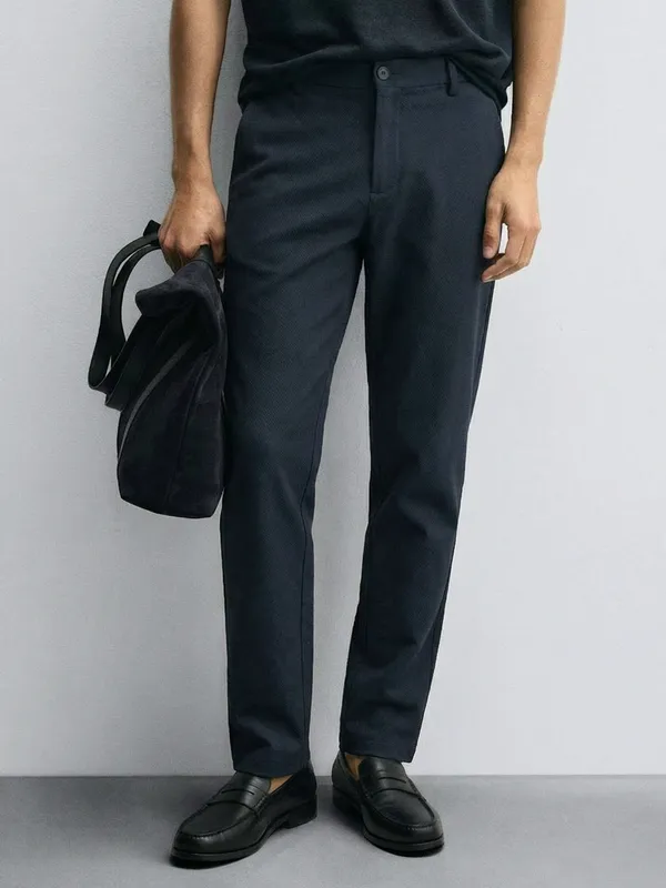 Highlander Men Navy Blue Slim Fit Solid Casual Trouser