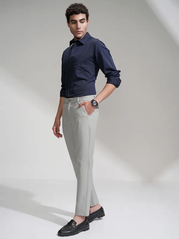 Highlander Men Grey Slim Fit Solid Casual Trouser