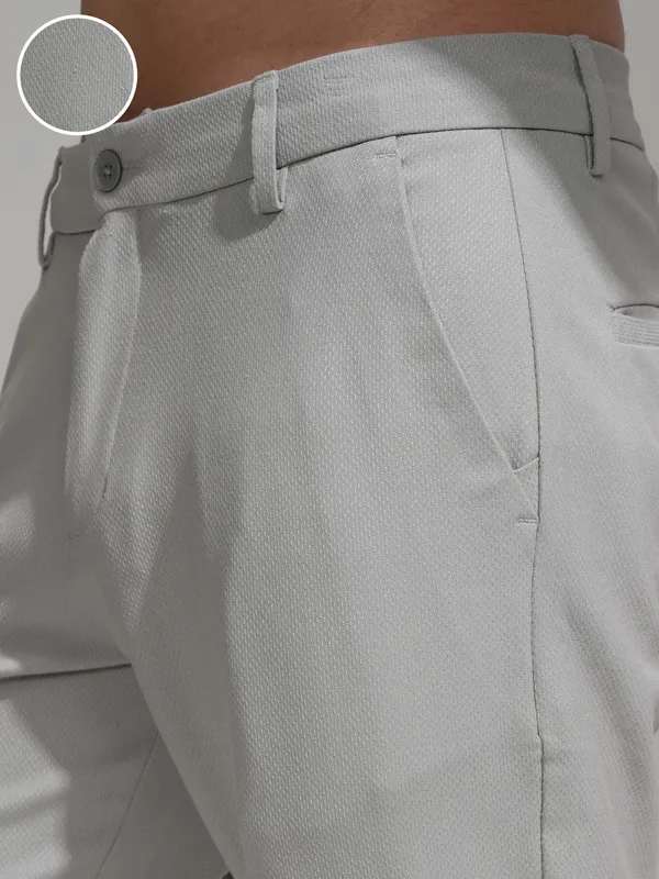 Highlander Men Grey Slim Fit Solid Casual Trouser
