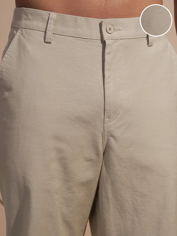 Highlander Men Grey Relaxed Fit Solid Casual Trouser