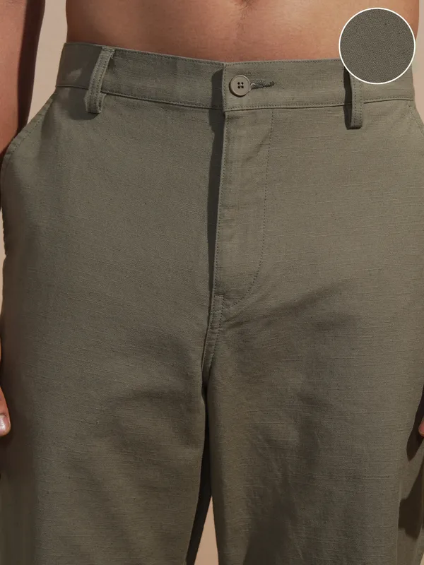 Highlander Men Olive Relaxed Fit Solid Casual Trouser