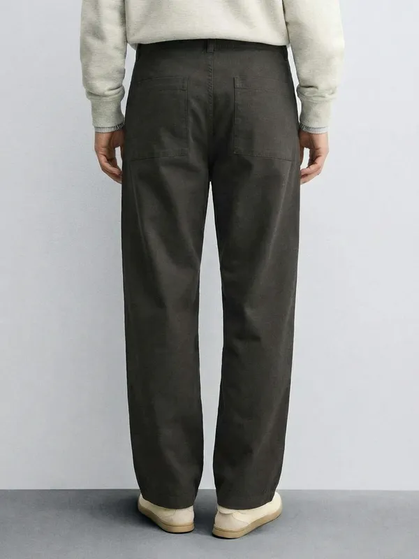 Highlander Men Black Relaxed Fit Solid Casual Trouser