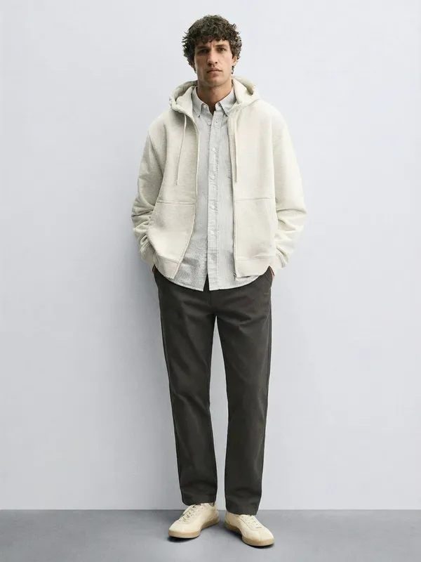 Highlander Men Black Relaxed Fit Solid Casual Trouser