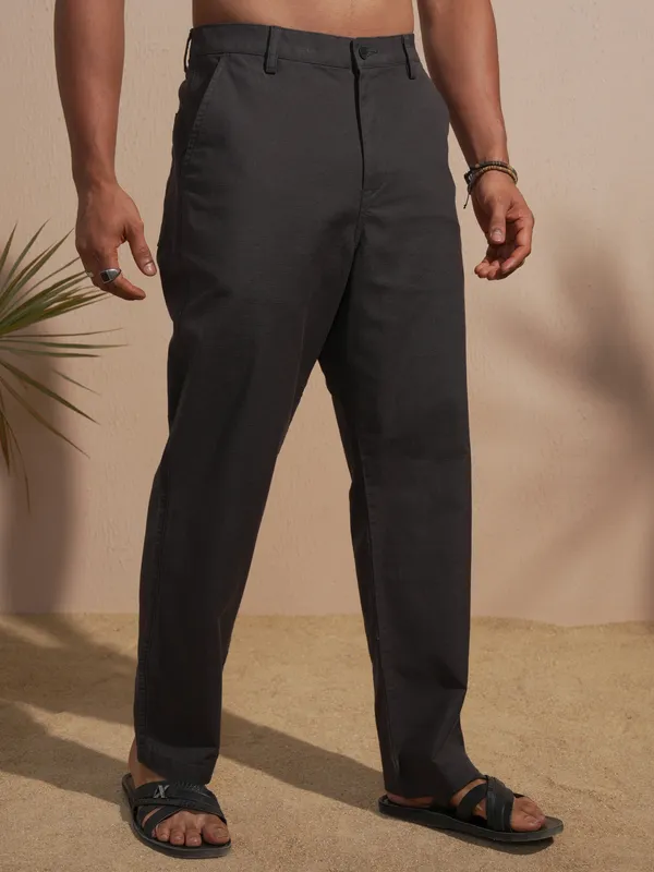 Highlander Men Black Relaxed Fit Solid Casual Trouser