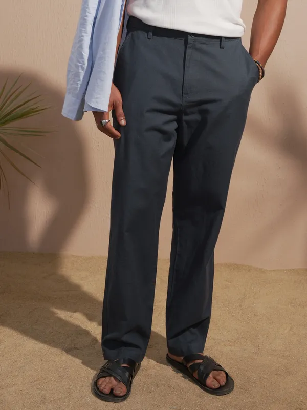 Highlander Men Green Relaxed Fit Solid Casual Trouser