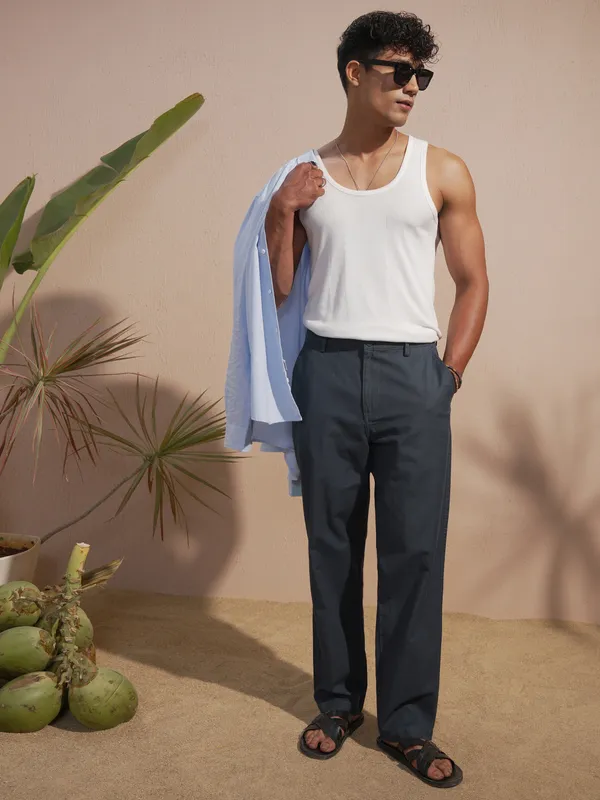 Highlander Men Green Relaxed Fit Solid Casual Trouser